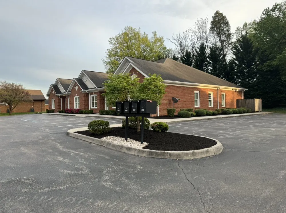 Local landscaping services experts serving Roanoke, VA - S.O. Lawn Care