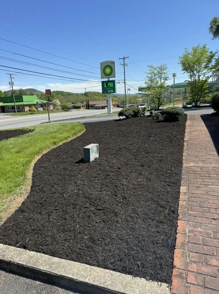 Local outdoor landscaping in Roanoke, VA by S.O. Lawn Care