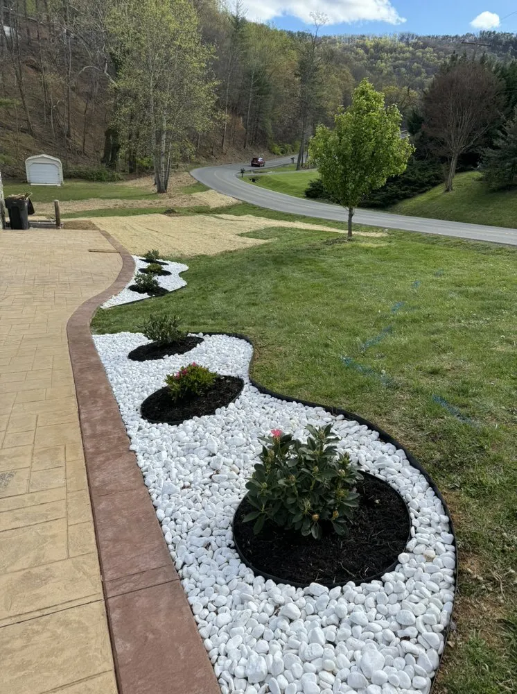 Local residential landscaping experts serving Roanoke, VA - S.O. Lawn Care