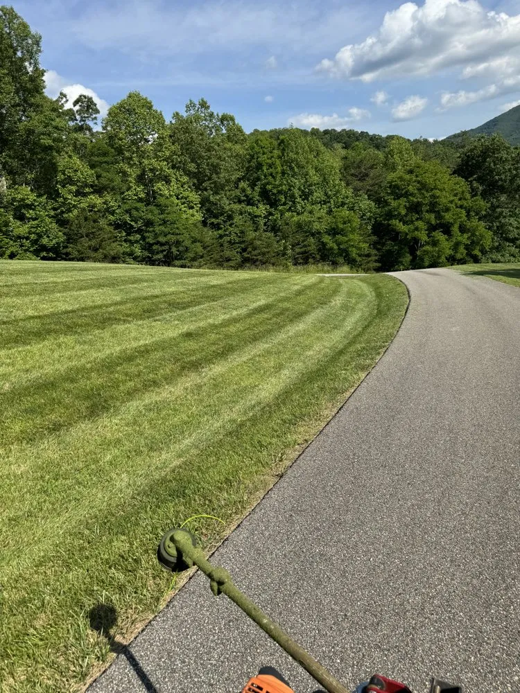 Top-rated landscape installation experts serving Roanoke, VA - S.O. Lawn Care