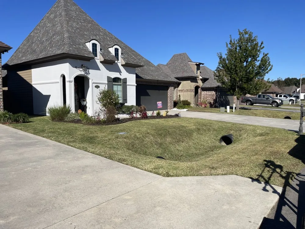 Local yard maintenance in Breaux Bridge, LA - So Southern Lawn Services