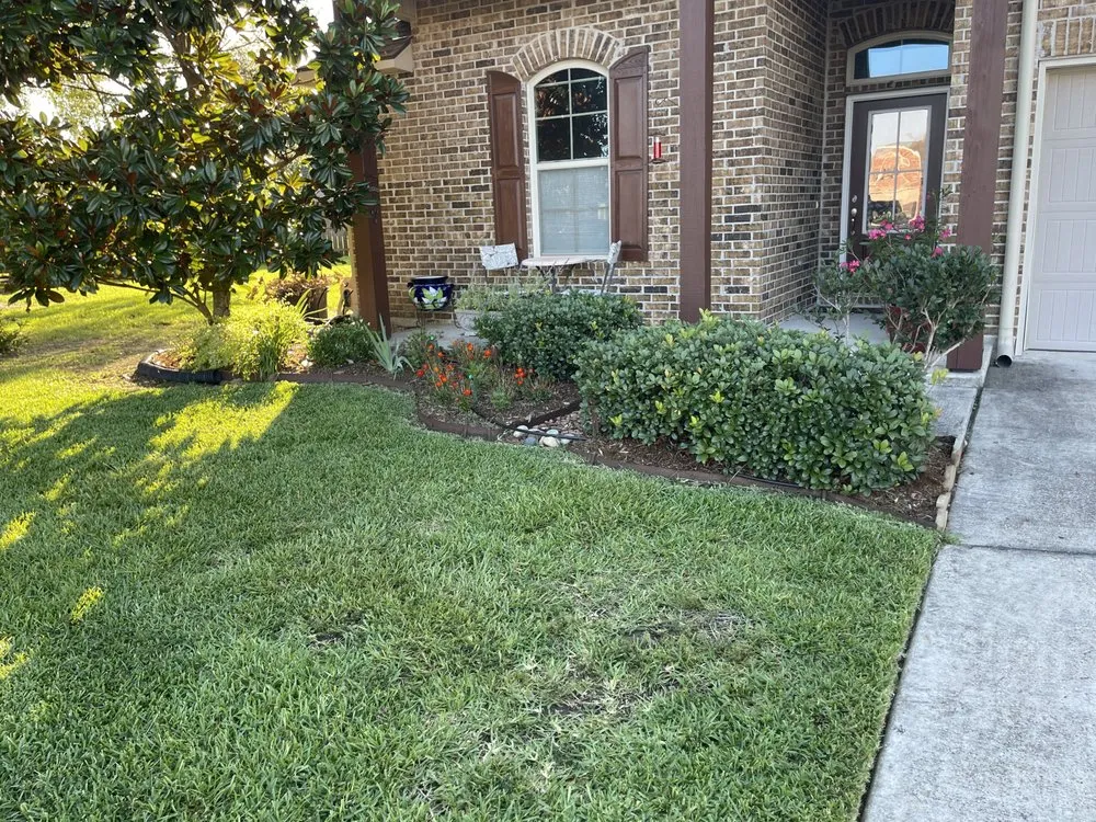Custom landscaping services in Breaux Bridge, LA by So Southern Lawn Services