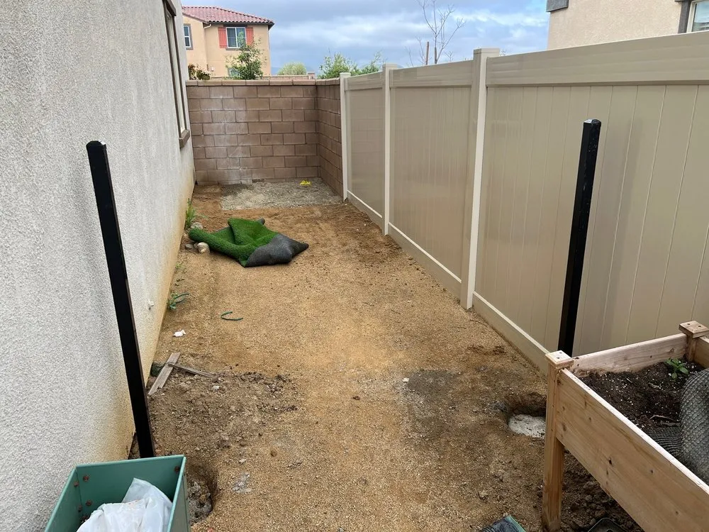 Affordable yard maintenance for residential properties in Hemet, CA by Socal Landscapers