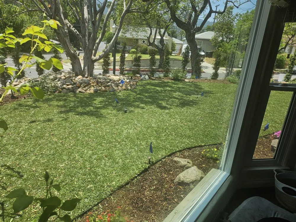 Professional lawn care service in Sunland, CA - SoCal Ponds