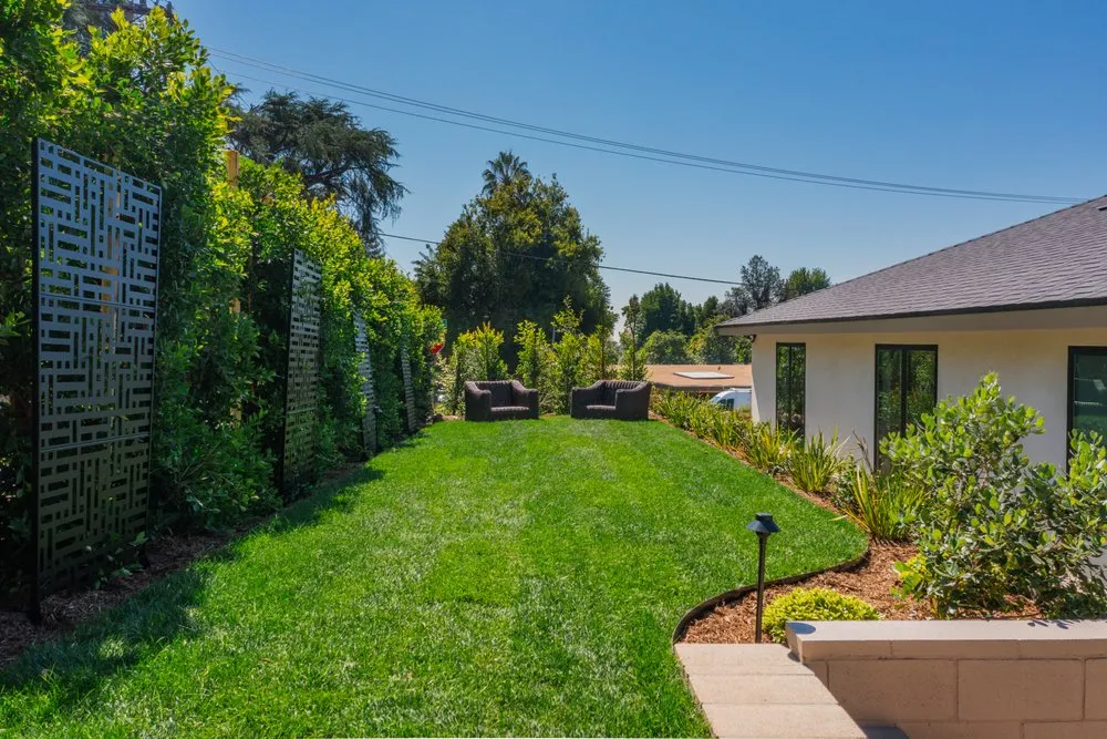 Professional landscaping services experts serving Sunland, CA - SoCal Ponds
