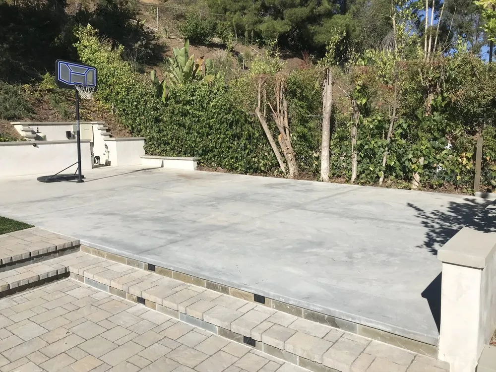 Custom lawn mowing service experts serving Thousand Oaks, CA - SoCal Sports and Turf