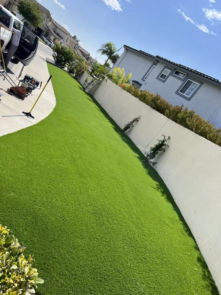Local lawn care service experts serving San Diego, CA - SoCal Turf&pavers