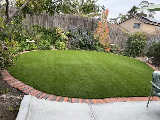 SoCal Turf&pavers Logo