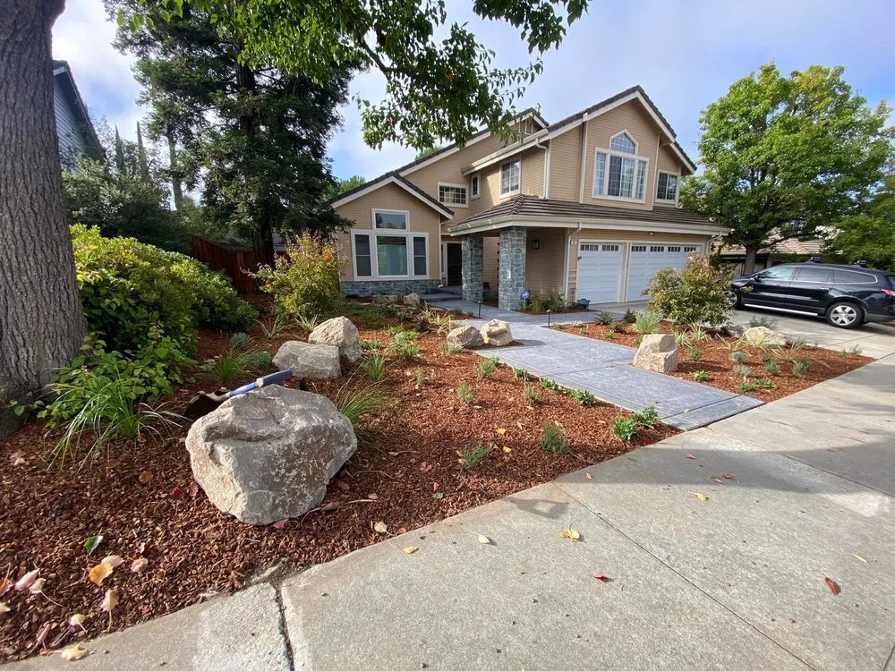 Reliable lawn mowing service for beautiful yards across Brentwood, CA - Social Spaces