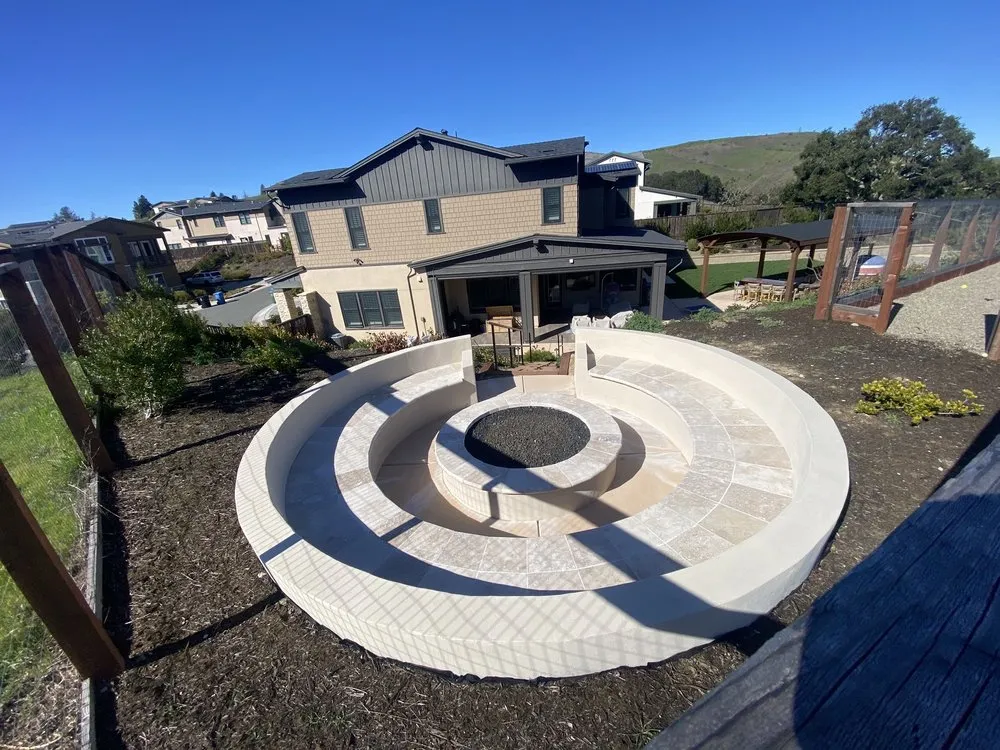 Professional yard cleanup service in Brentwood, CA - Social Spaces