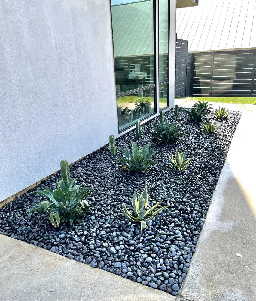 Professional garden landscaping experts serving Dallas, TX - Sod & landscape installation by Blum