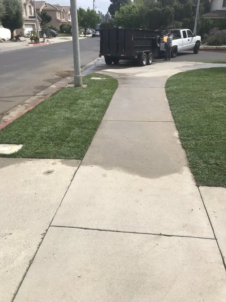 Local lawn mowing service experts serving Sun Valley, CA - Sod & Turf Pros