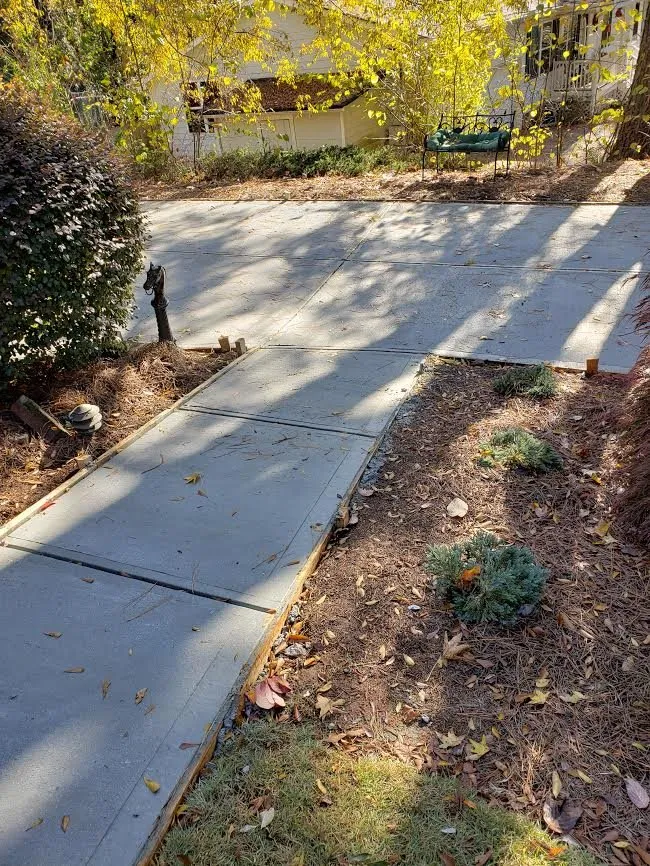 Professional yard maintenance with custom design in Lilburn, GA by Sod Sales Direct