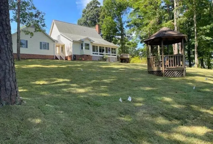 Expert landscape installation in Gulfport, MS - Sod soluty