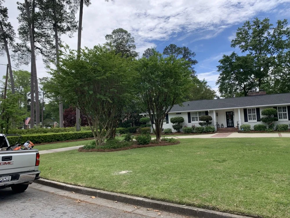 Local lawn mowing service experts serving Columbia, SC - Soda City Lawn Care