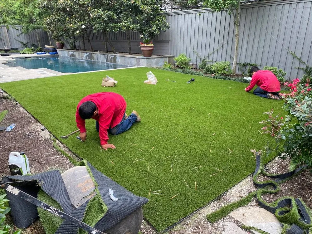 Custom yard cleanup service in Dallas, TX by Sodgreen