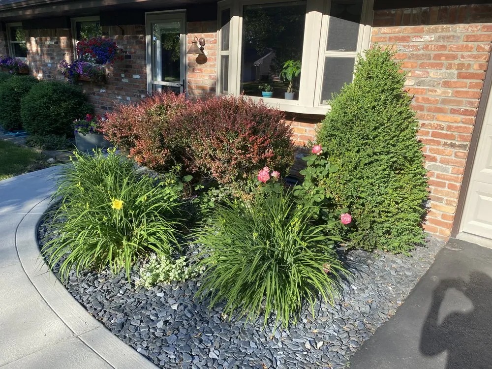 Affordable lawn mowing service in Maumee, OH - Soehnlen Lawn and Landscape