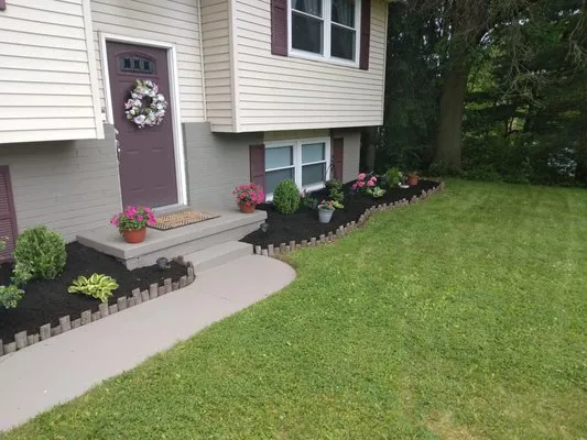 Sofia's Landscaping Logo