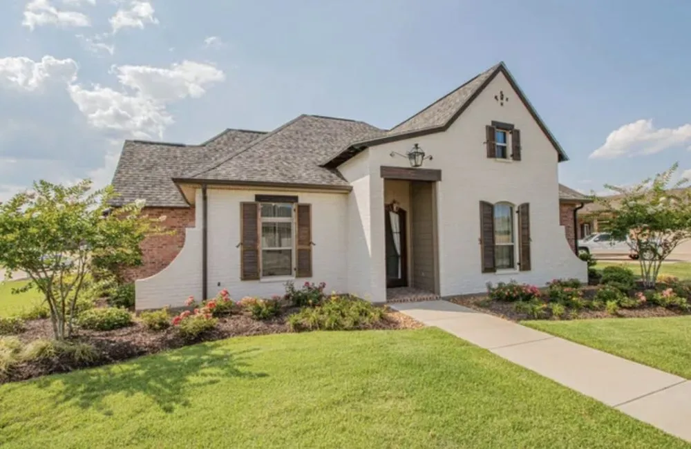 Expert lawn mowing service in Phoenix, AZ by Sol Desert Landscaping