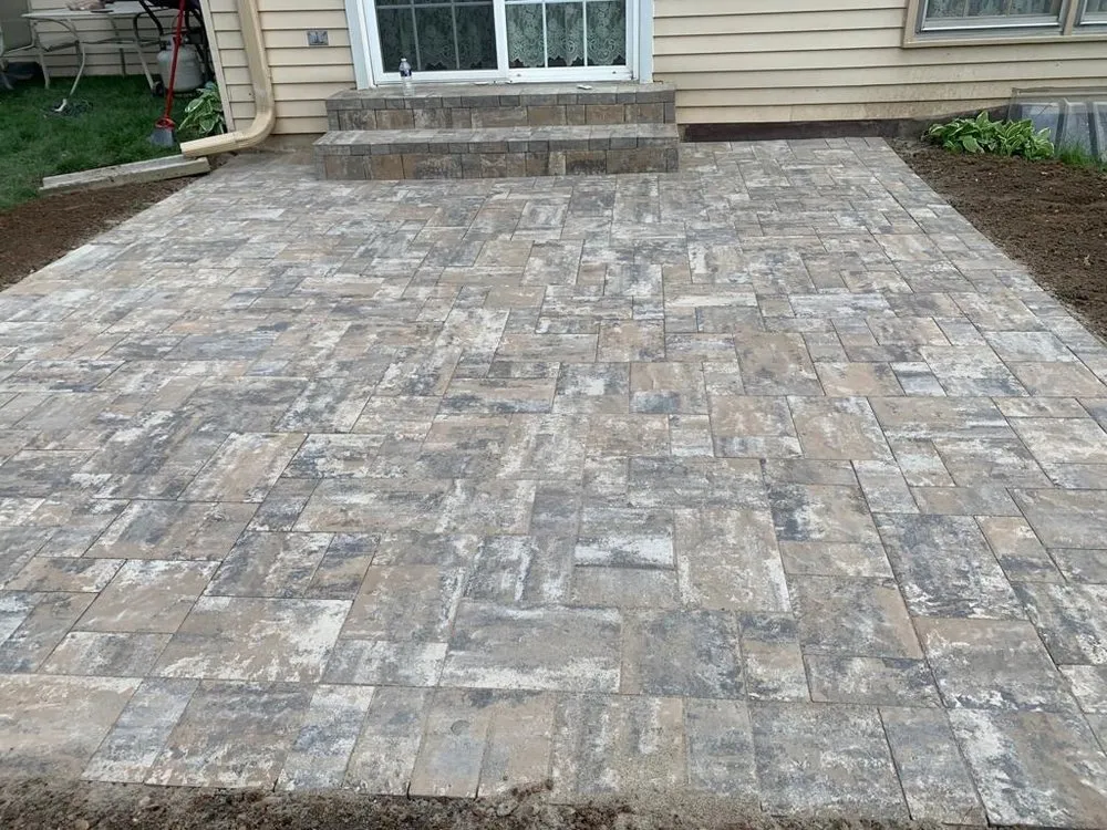 Custom lawn mowing service in Laurel, MD by Sol Green Landscaping