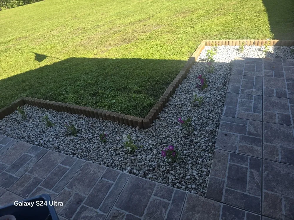 Professional yard maintenance for beautiful yards in Loxahatchee, FL by Sol Landscaping Services