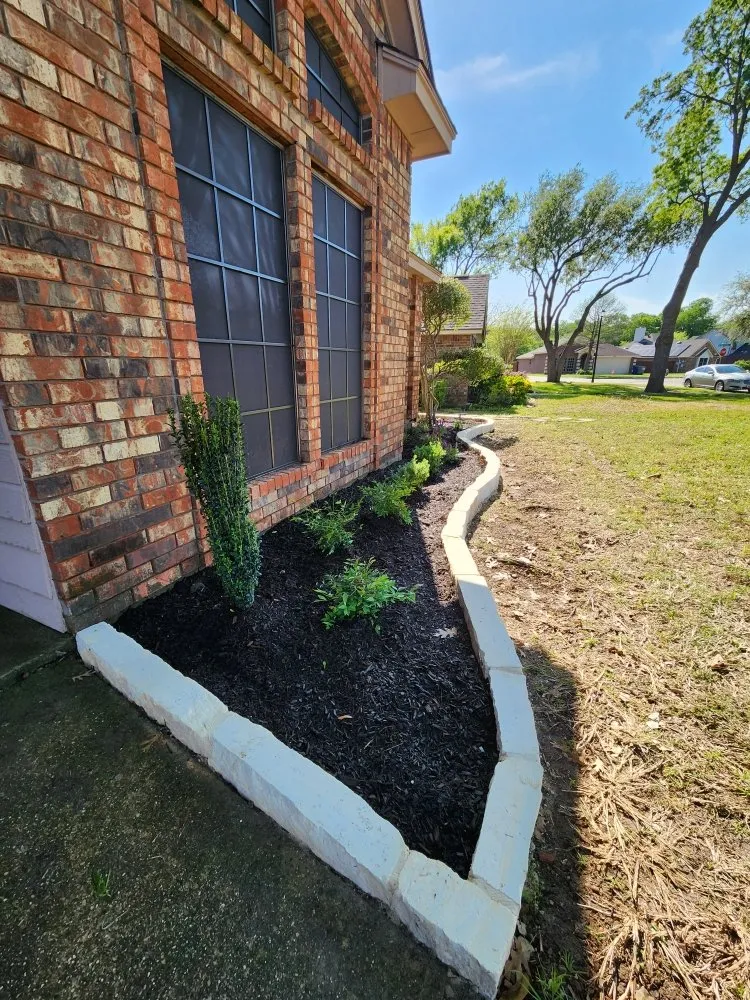 Custom garden landscaping in Lancaster, TX - Solar Scapes