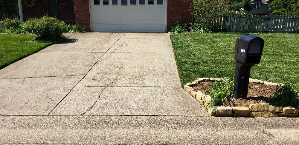 Top-rated lawn care service experts serving Newburgh, IN - Soldier Lawn & Tree