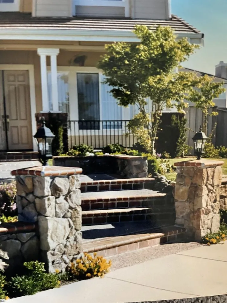 Expert lawn care service for beautiful yards in Pleasanton, CA by Solero Landscapings