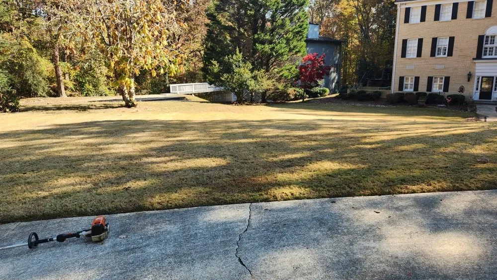 Custom lawn care service in Snellville, GA by Solgreen Solutions