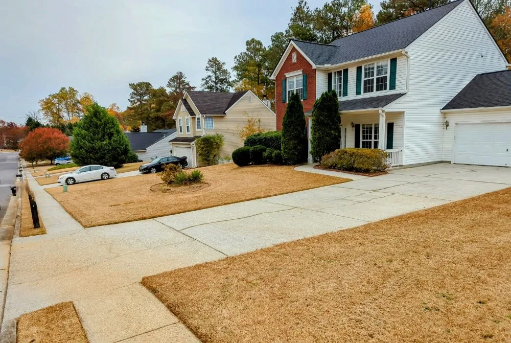 Affordable lawn mowing service experts serving Snellville, GA - Solgreen Solutions