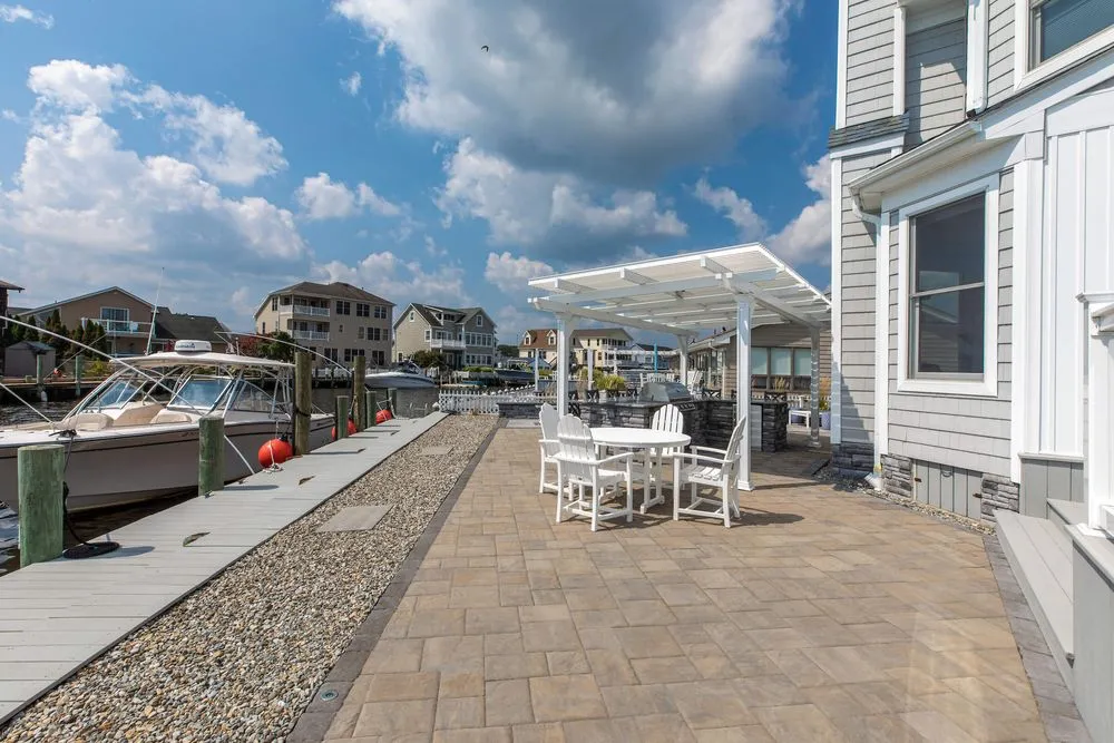 Reliable lawn mowing service experts serving Aberdeen, MD - Solid Brick Contracting