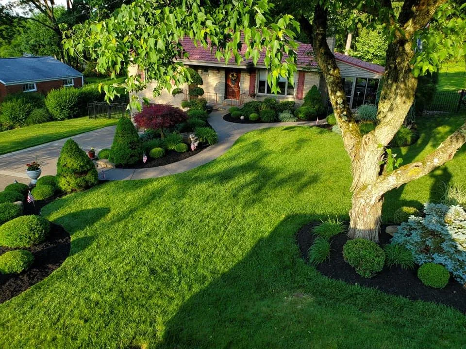 Custom residential landscaping experts serving Pittsburgh, PA - Solid Contracting
