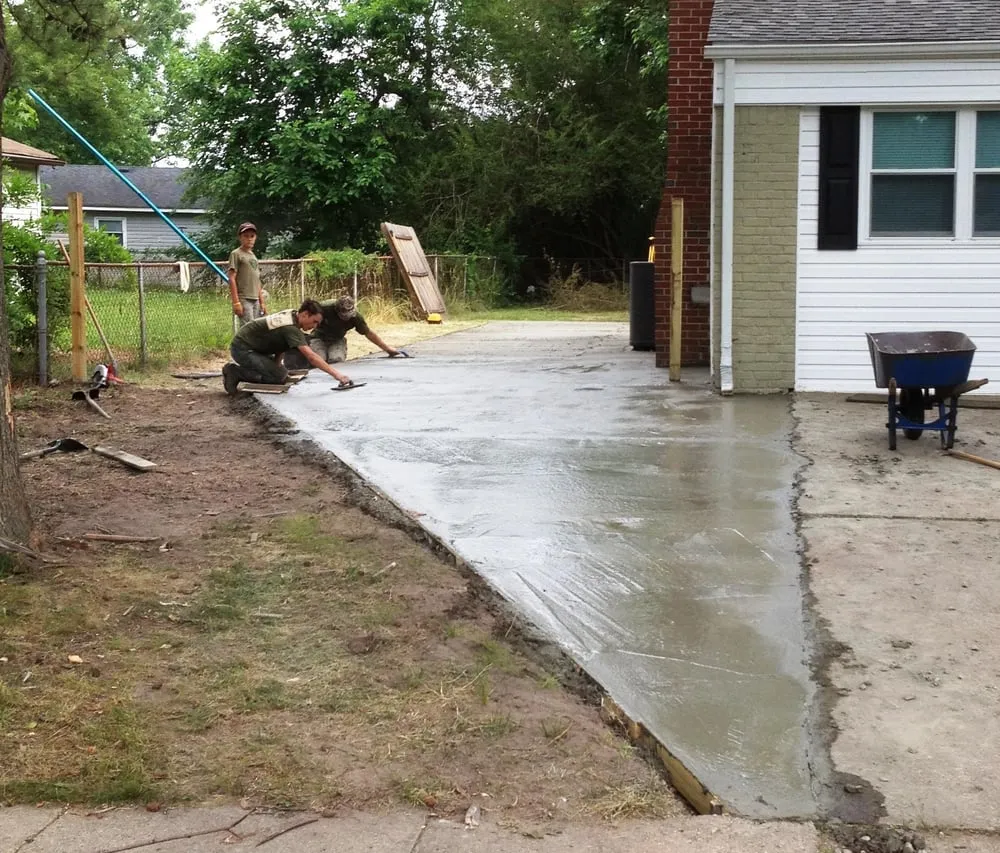 Top-rated residential landscaping experts serving Virginia Beach, VA - Solid Rock Lawn & Landscape