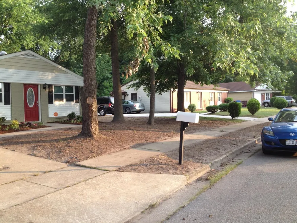 Affordable yard maintenance experts serving Virginia Beach, VA - Solid Rock Lawn & Landscape