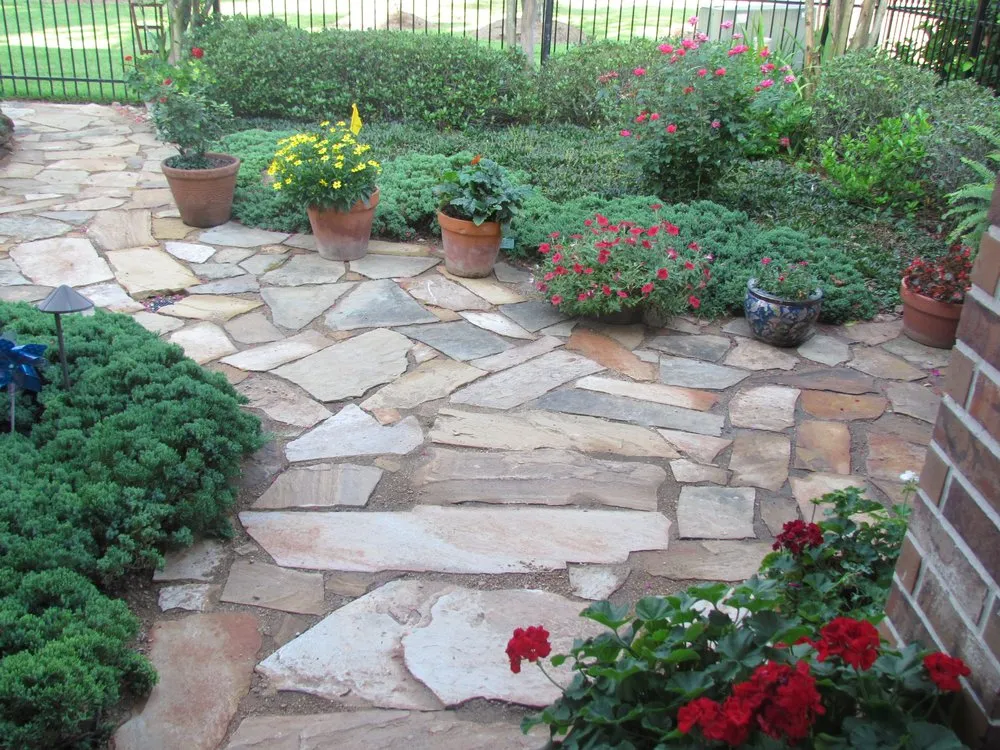 Local yard maintenance in Houston, TX by Solis and Son Landscaping