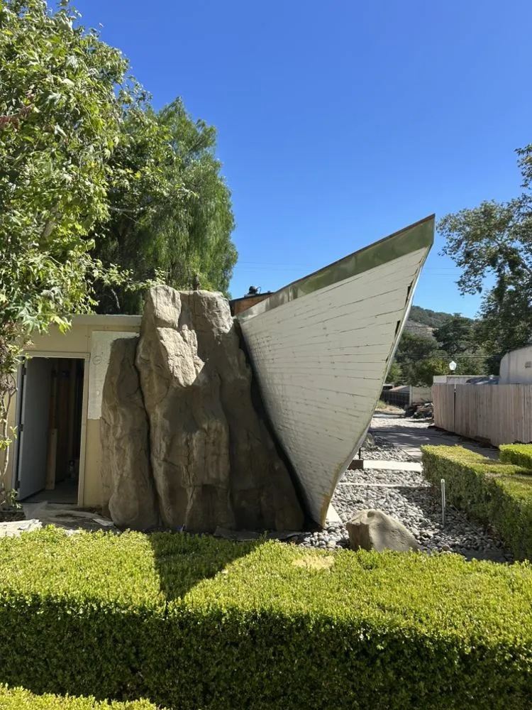 Top-rated lawn care service experts serving Los Alamos, CA - Solis Creative Rocks