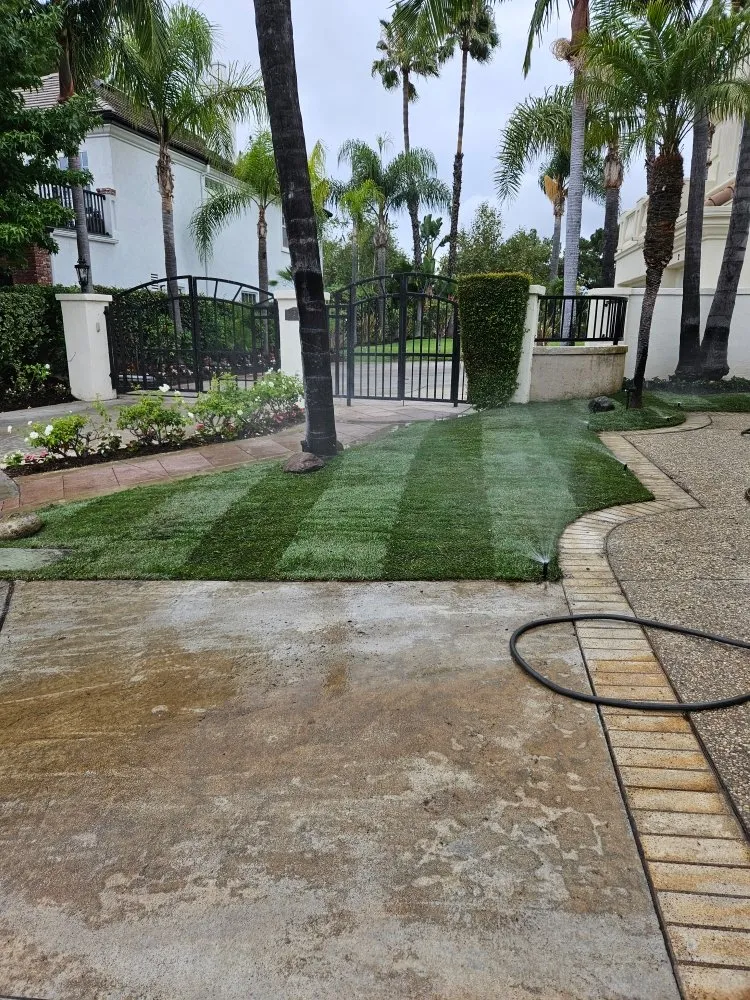 Affordable lawn care service experts serving Laguna Beach, CA - Solis Garden Maintenance