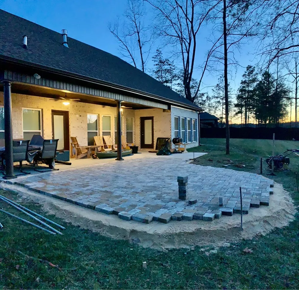 Affordable yard maintenance in Huntsville, AL by Solis Landscaping