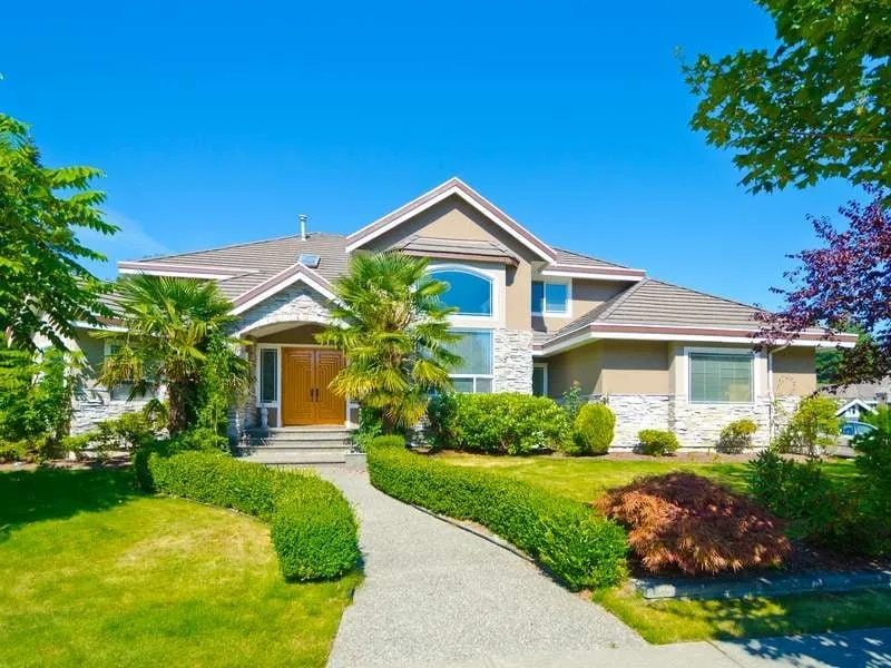 Affordable landscaping services in Fredericksburg, VA by Solis Landscaping Services