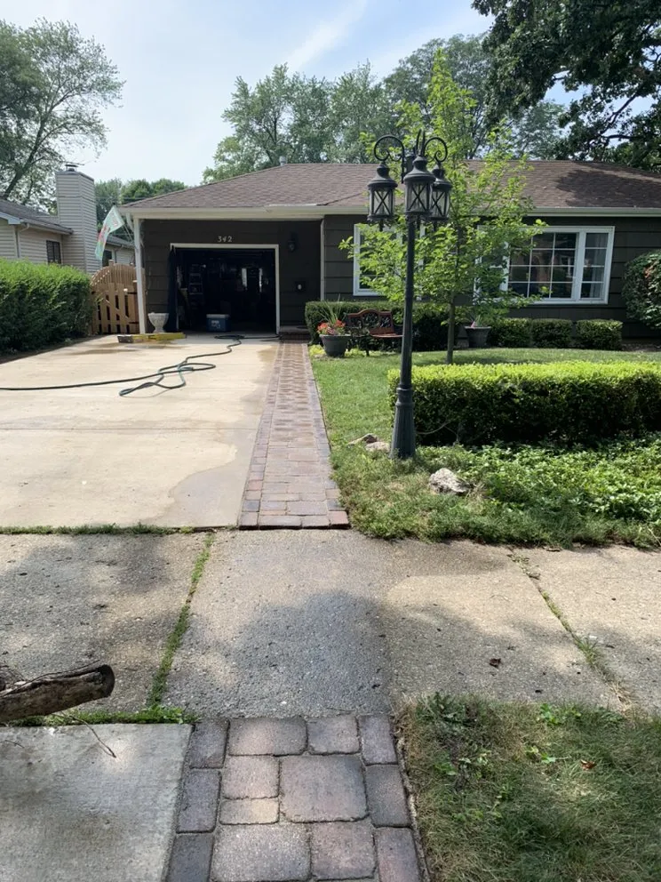 Affordable yard maintenance in West Chicago, IL by Solis Landscaping