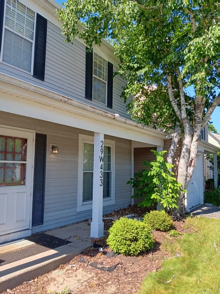 Reliable lawn mowing service experts serving Campton Hills, IL - Solis Lawn & Paving