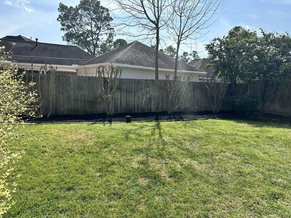 Custom yard maintenance in Houston, TX - Solis Lawn Care & Tree Services