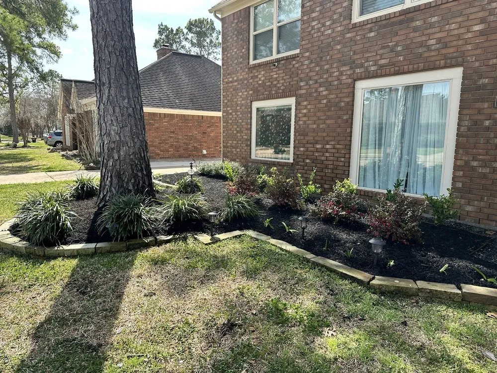 Trusted lawn mowing service in Houston, TX - Solis Lawn Care & Tree Services