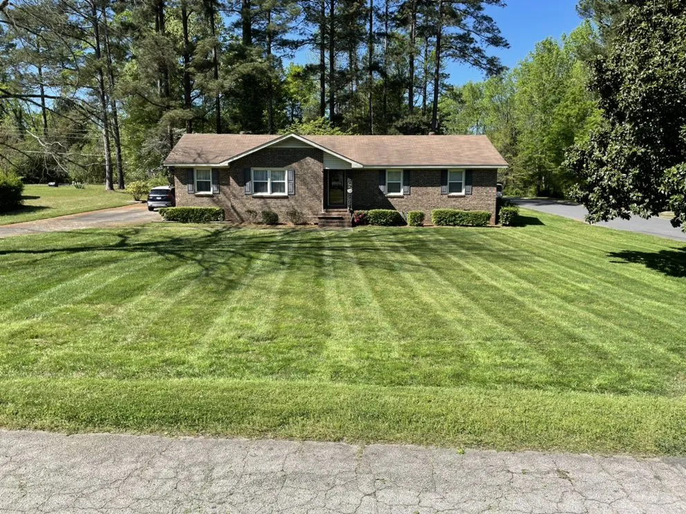 Professional yard maintenance experts serving Rock Hill, SC - Solis Lawn Care