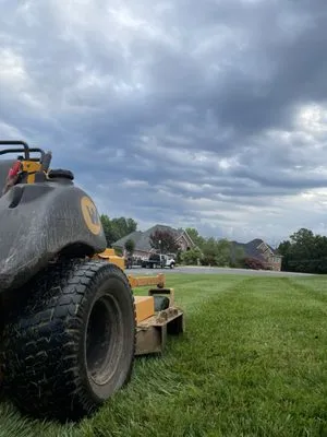 Solis Lawn Care Logo