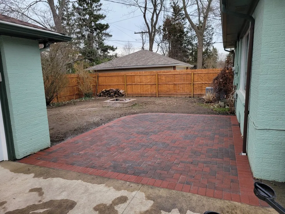 Local lawn care service with custom design in Ypsilanti, MI by Solis Lawn Care