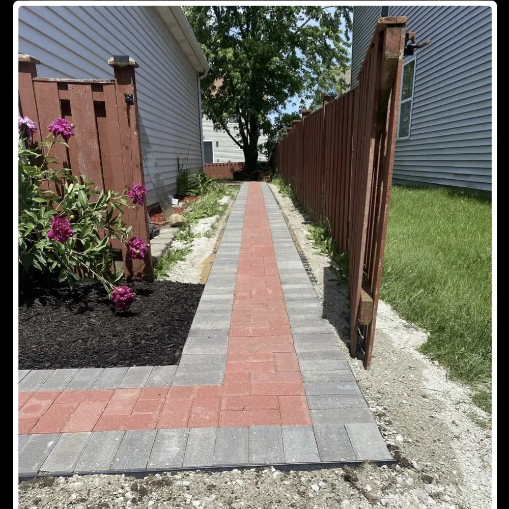 Top-rated residential landscaping with custom design in Plainfield, IL by Solis Masonry Landscaping