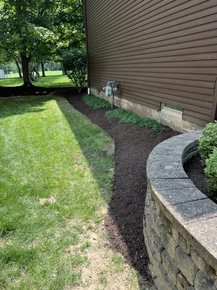Expert lawn care service experts serving North Olmsted, OH - Sollars Landscaping