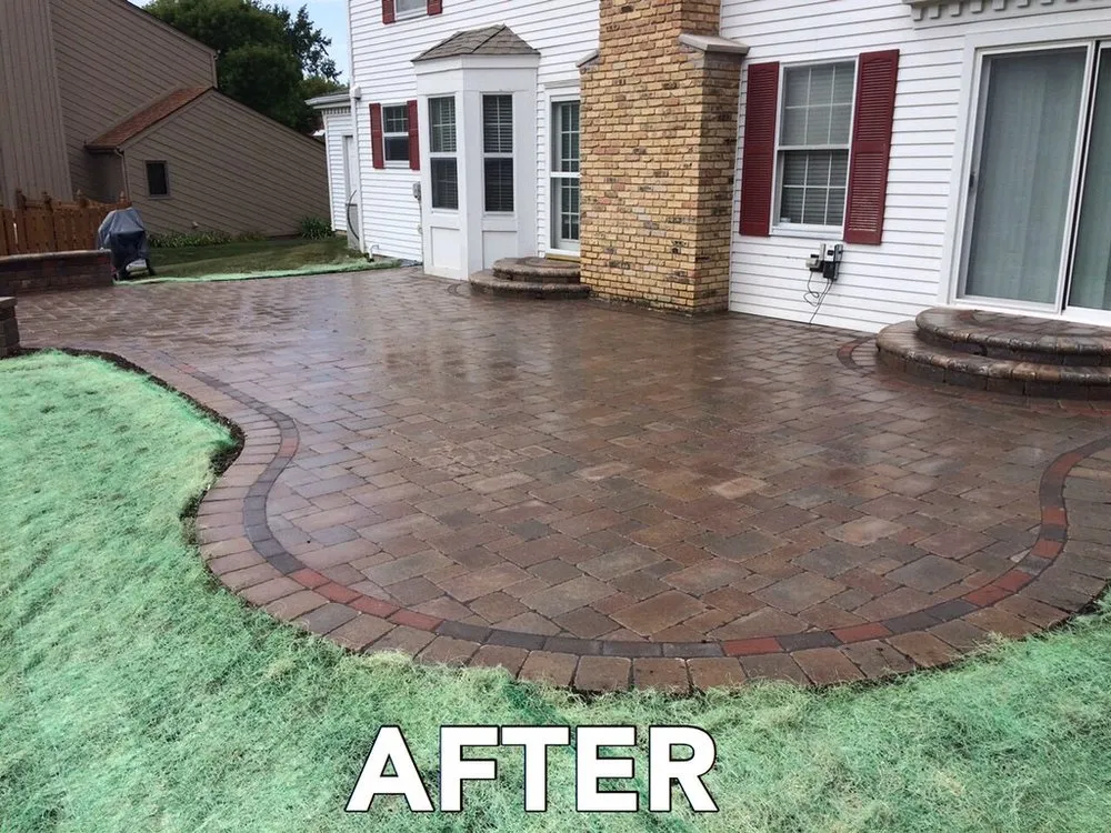 Custom outdoor landscaping experts serving Aurora, IL - Solo Landscaping