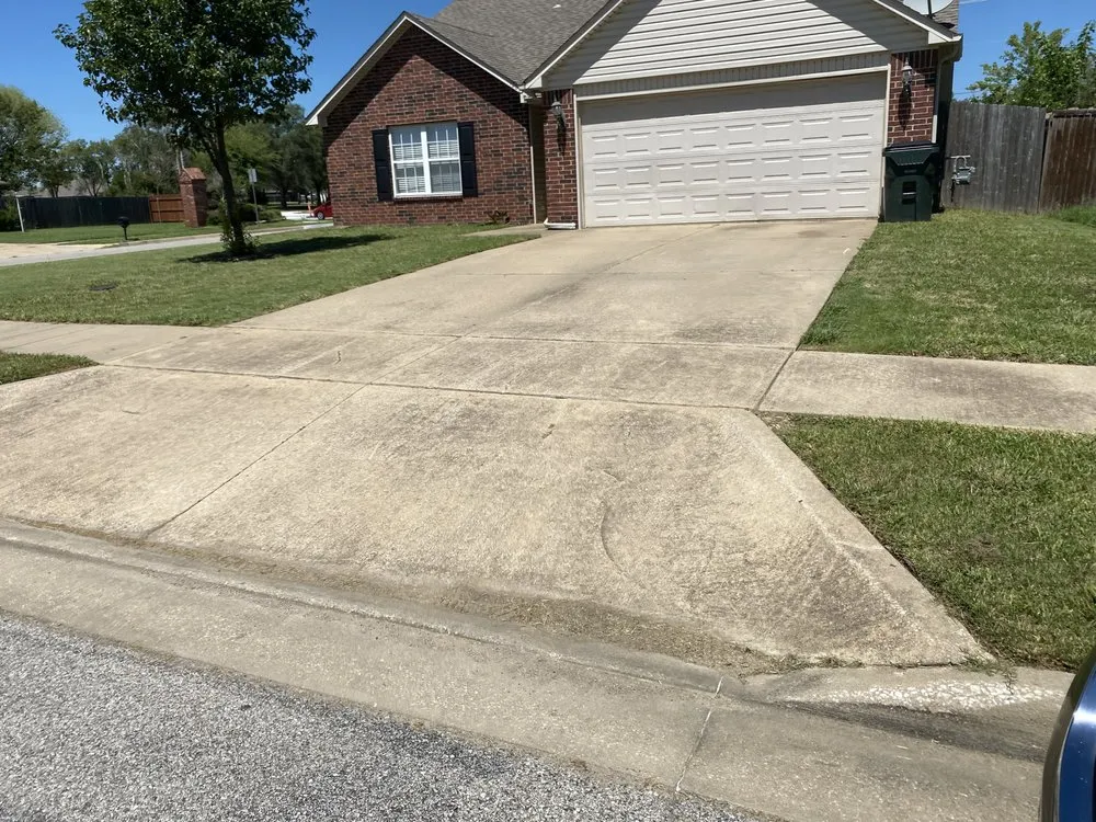 Custom lawn care service experts serving Collinsville, OK - Solo lawns